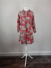 Load image into Gallery viewer, The Yeats tunic - red