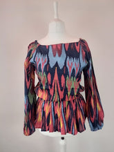 Load image into Gallery viewer, The Laurence blouse - Ikat black