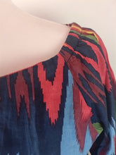 Load image into Gallery viewer, The Laurence blouse - Ikat black