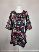 Load image into Gallery viewer, The Hemmingway tunic - black