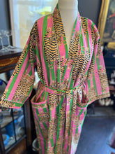 Load image into Gallery viewer, Kimono dressing gown -green /pink