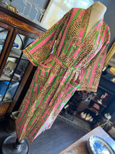 Load image into Gallery viewer, Kimono dressing gown -green /pink