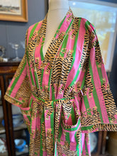 Load image into Gallery viewer, Kimono dressing gown -green /pink