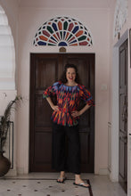 Load image into Gallery viewer, The Laurence blouse - Ikat black