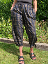 Load image into Gallery viewer, The Iris Ikat lizard pant