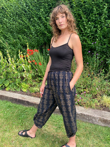 The Iris Ikat lizard pant
